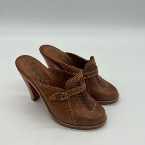 Vintage QualiCraft Casualets Women’s Brown Color  Leather Wood Clogs Size 5B